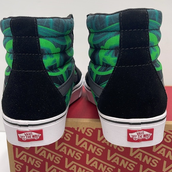 Vans Men’s Comfycush Sk8-After Dark Black/Green
VN0A7TNOYJ7
Sneakers - Picture 11 of 16